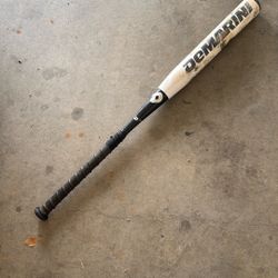 Demarini Bat