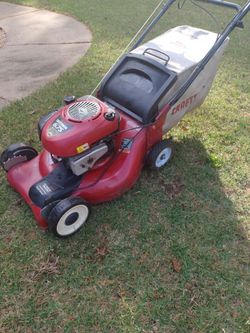 CRAFTSMAN SELF PROPELLED REAR BAGGER MOWER