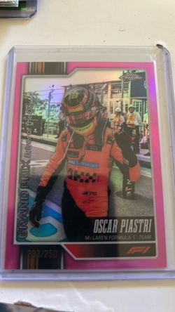 Topps Chrome Oscar Piastri F1 Pink Refractor /250
