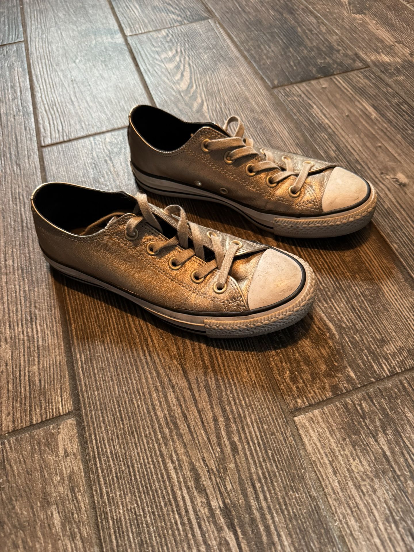 Gold Converse Size 6
