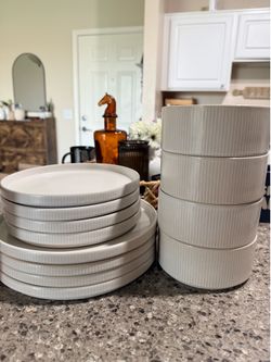 12 piece glass dinnerware set