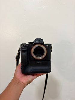 Sony Alpha a7R Mirrorless Camera Body with Battery Grip