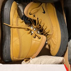 Nike Boots