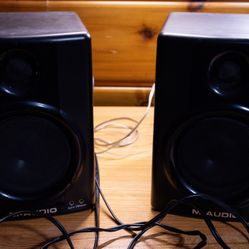 Used M-Audio AV40 Powered Monitor