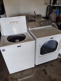 Maytag washer and electric dryer Large Capacity