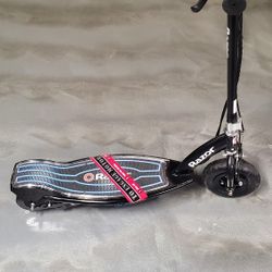 RAZOR E100 ELECTRIC SCOOTER