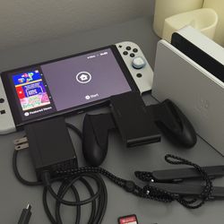 Nintendo Switch OLED bundle + Animal Crossing + Kirby Forgotten Island Excellent Condition