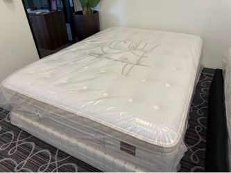BRAND NEW MATTRESS King koil Natural Violet collection medium euro top- Qu