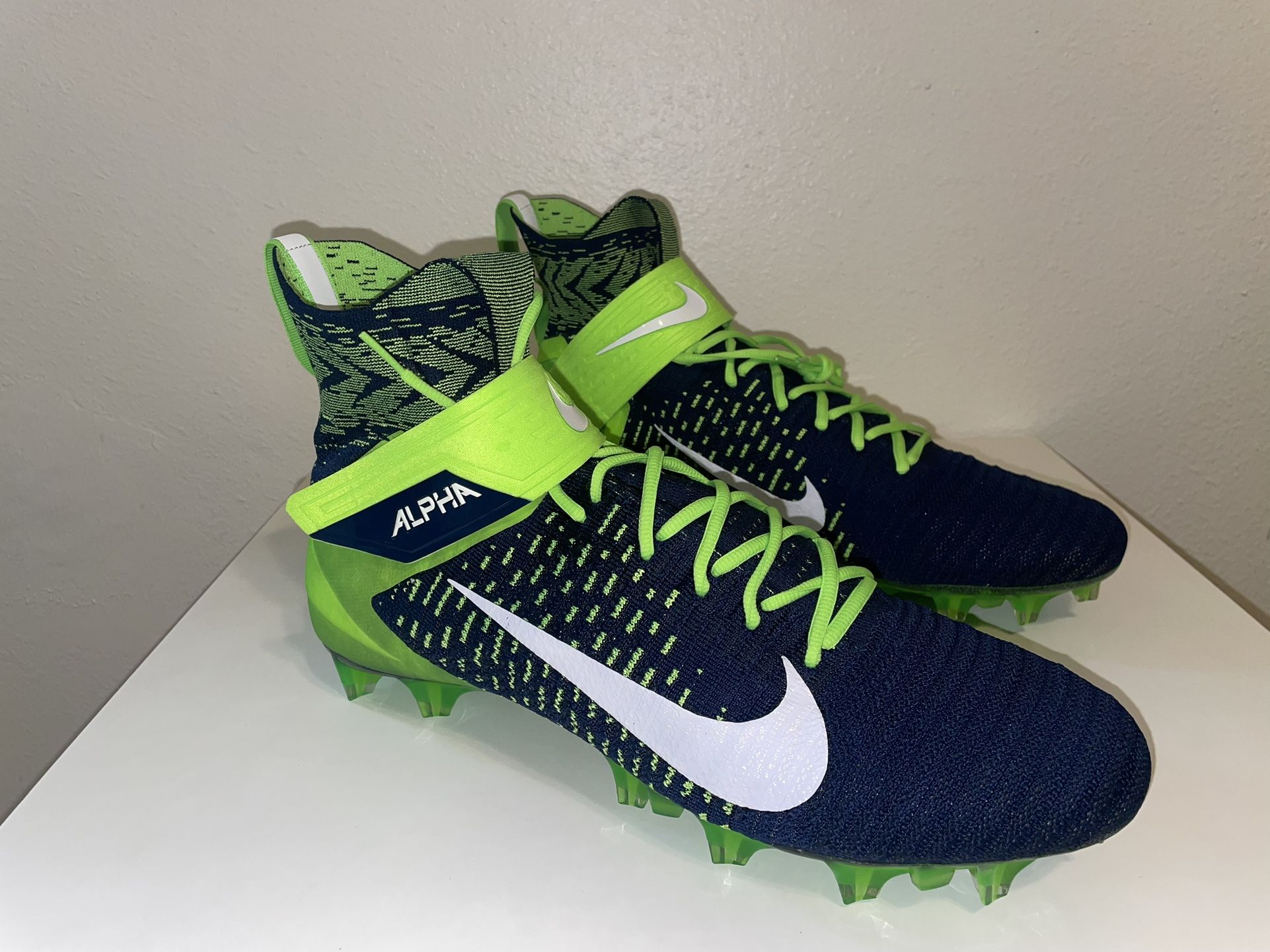 Nike Alpha Menace Elite 2 Football Cleats NFL Seattle 