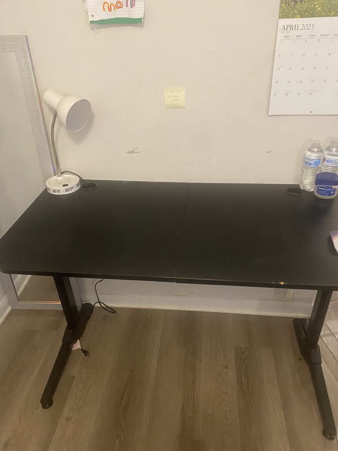 Computer desk