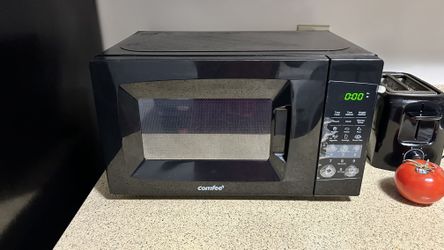 COMFEE' Countertop Microwave Oven, 0.7 Cu.Ft, 700W, Black