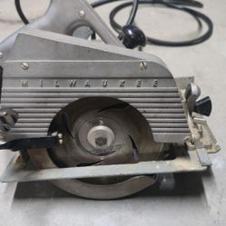 Milwaukee Circular Saw (Classic)