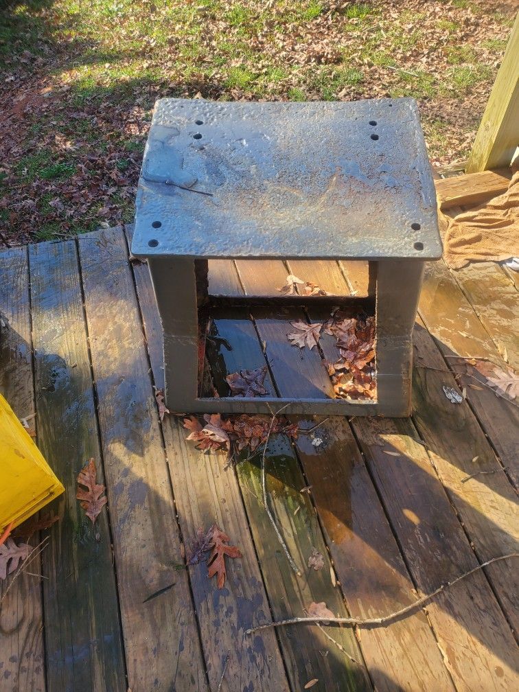 Outboard Engine Bracket