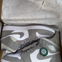 Jordan 1 Mid Linen