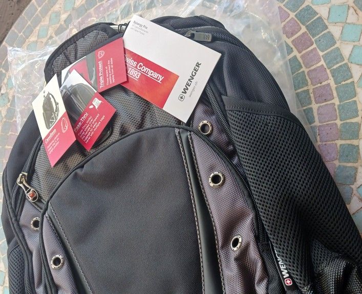 SWISS GEAR (WENGER) Laptop/Tablet Backpack ( Synergy Pro 16")