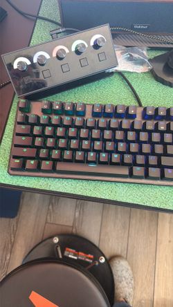 Rgb mech keyboard clicky keys