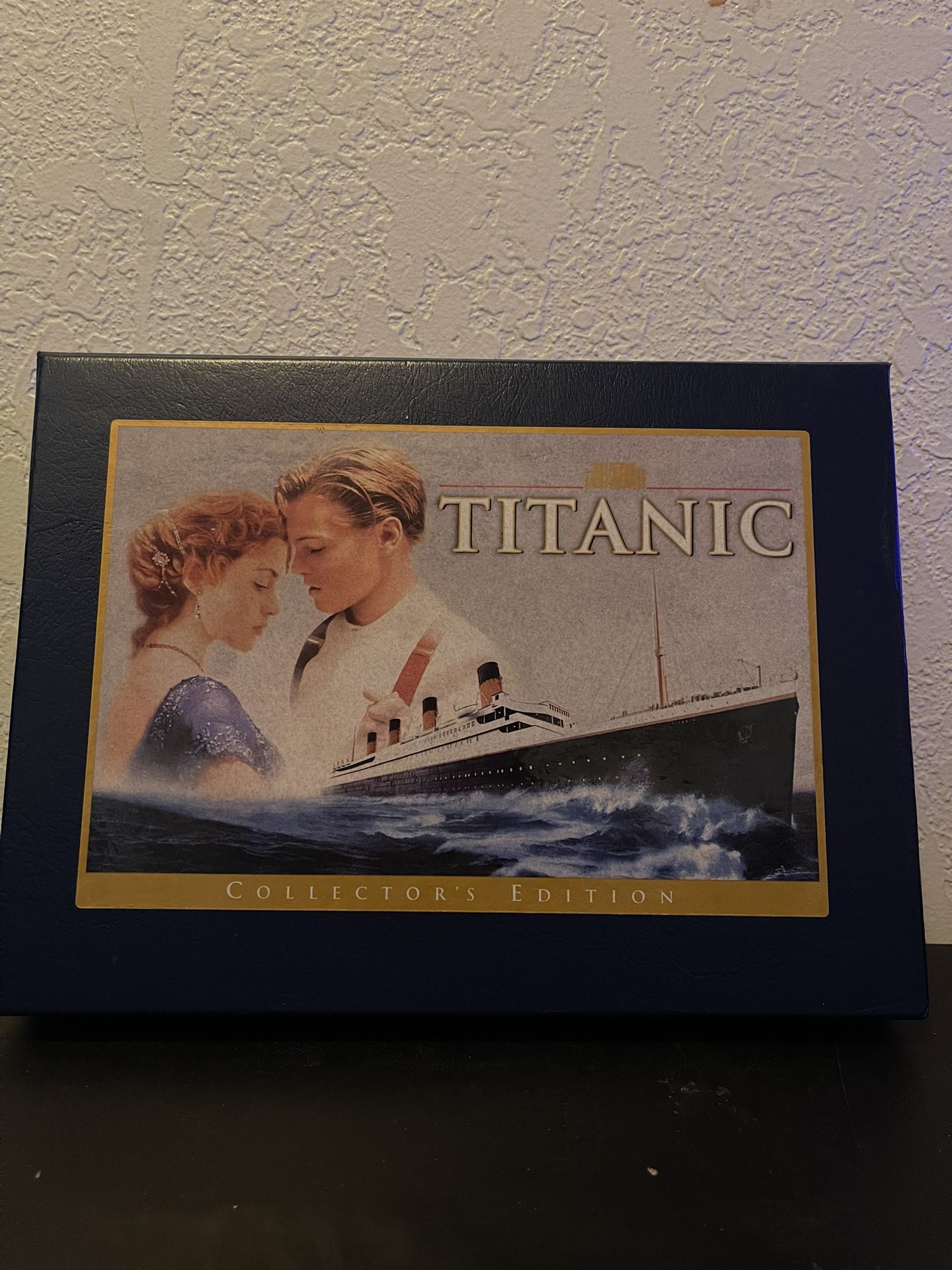 1997 Titanic Collectible