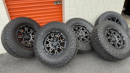 Jeep Wrangler Wheels & Tires