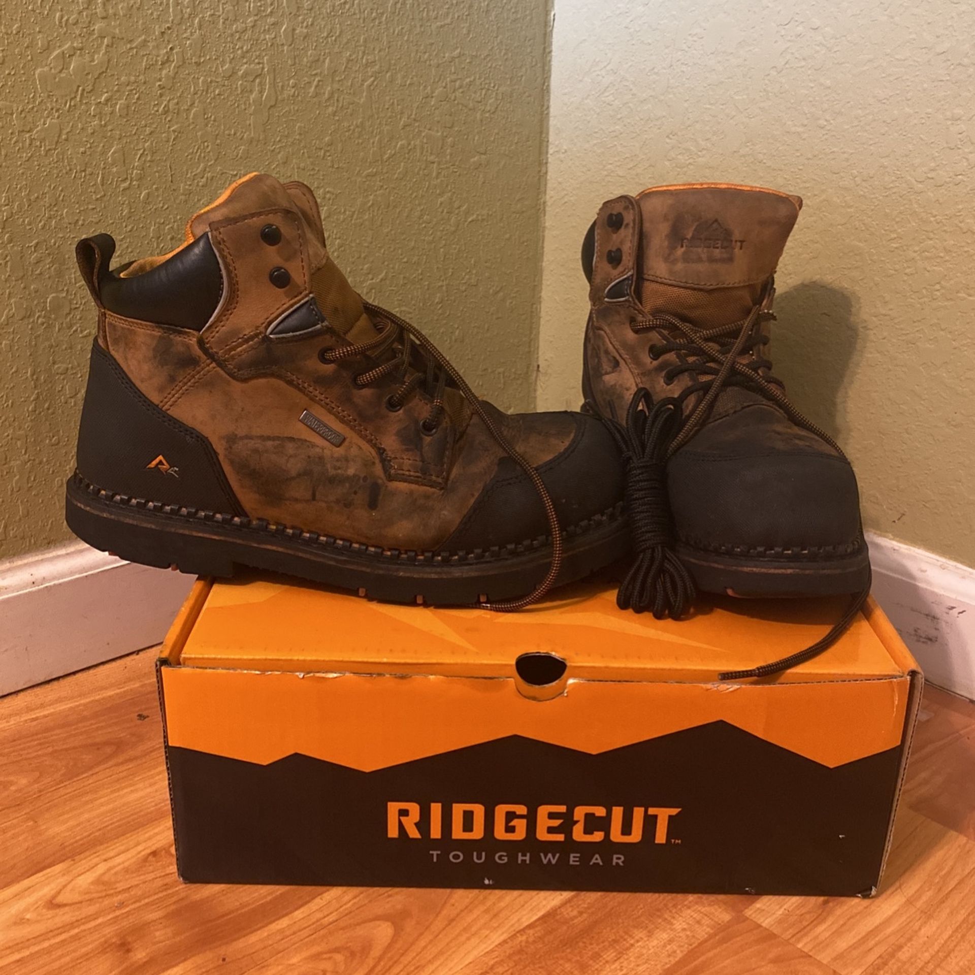 Ridgecut Boots Size 12M In Men’s Water Proof Oil And Slip Resistance Cushioned Insole Abrehisive Toe