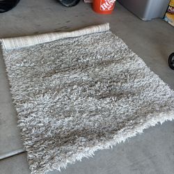 3’x4.5’ Area Rug