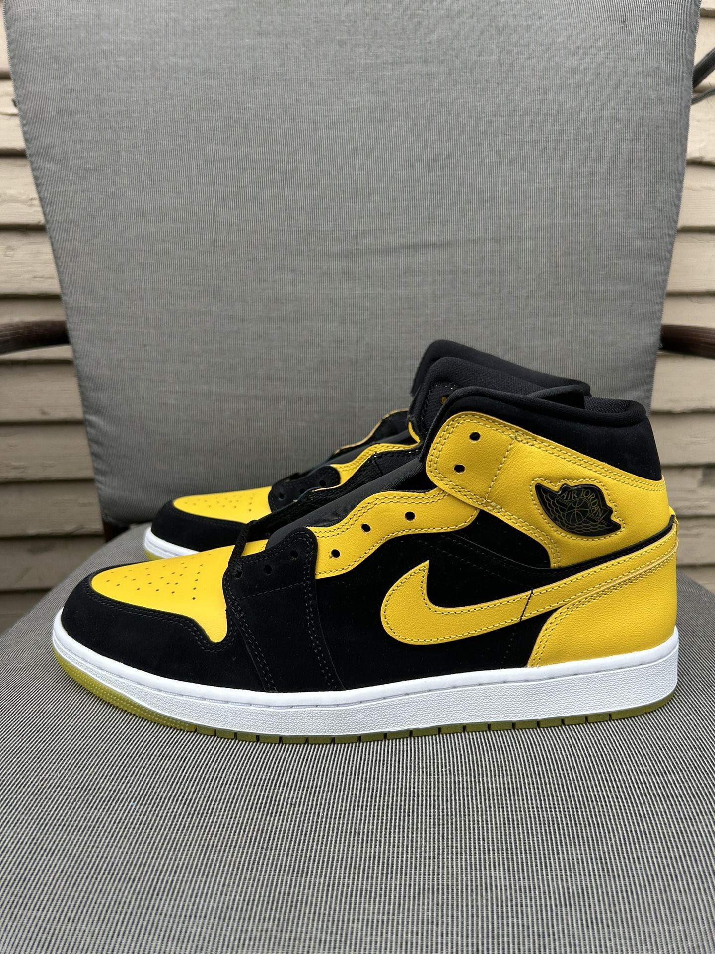 Size 12 Jordan 1 Mid New Love No Box Lid