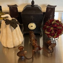 Candle Holders And Storage Clock Decorations