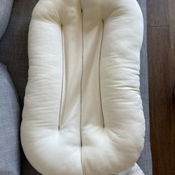 SnuggleMe Organic Lounger For Baby! Perfect Condition!