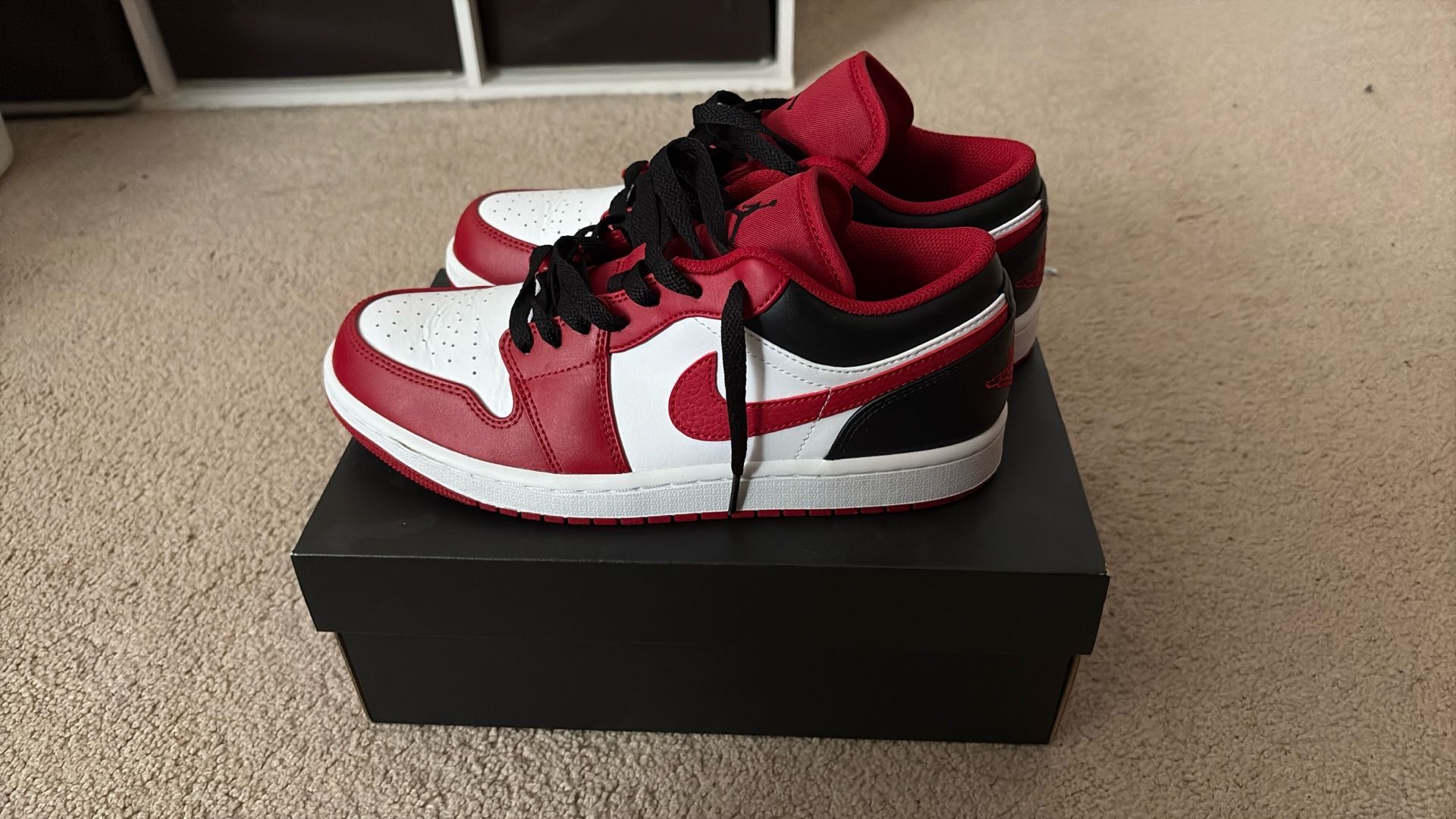 Jordan 1 Low Gym Red
