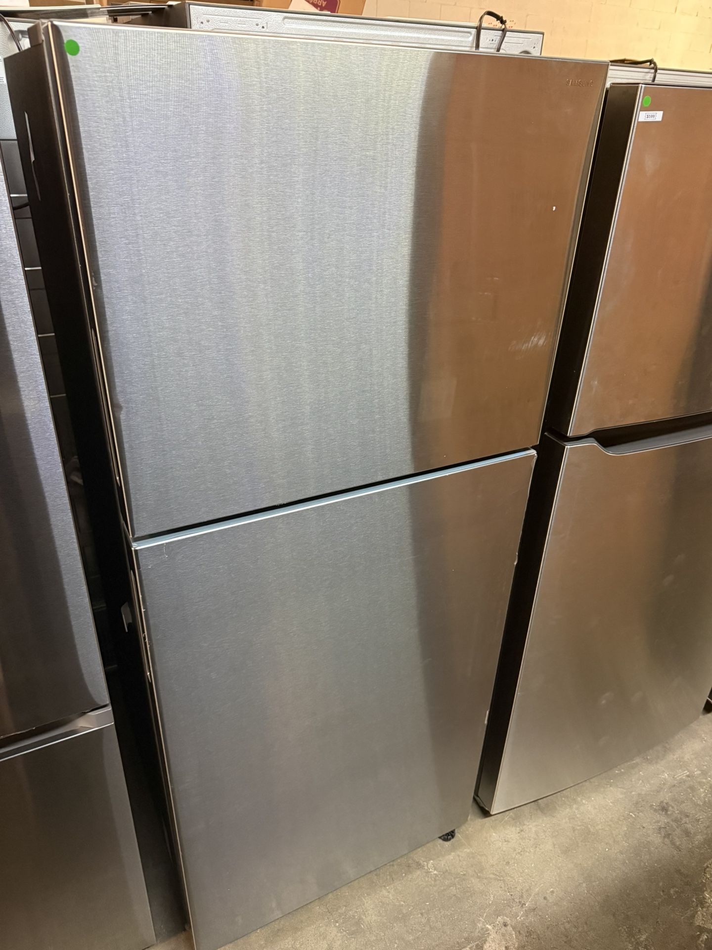 New Samsung - 18 cu. ft. Top Freezer Refrigerator with Ice Maker RT70F18LASR