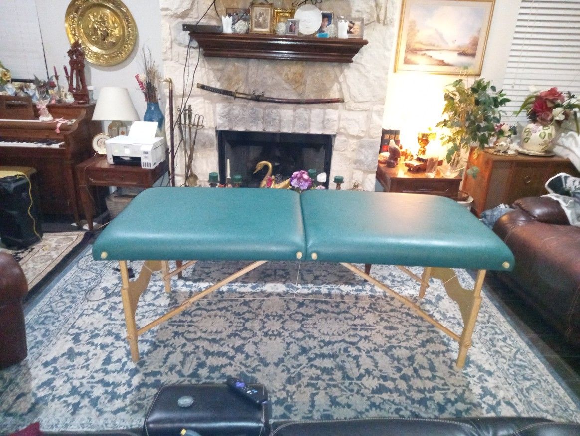 🌍 Earthlink 🌍 Massage Table
