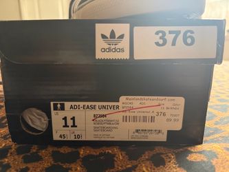 Men’s Adidas size 11