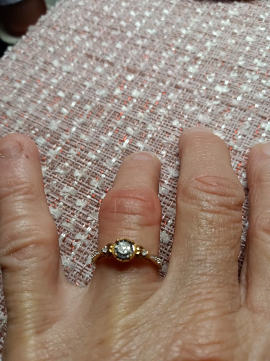 Very Cute And Very Pretty 10 Karat Gold Promise Ring