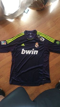 Real madrid jersey size L