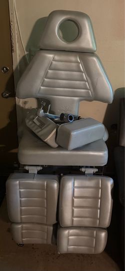 Tattoo chair