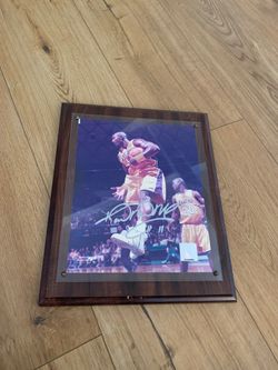 Karl Malone Signed, Mounted, Authenticated 8x10 Pic