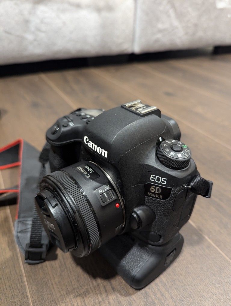 Canon EOS 6D Mark II DSLR Camera + 50mm Lens Excellent Condition