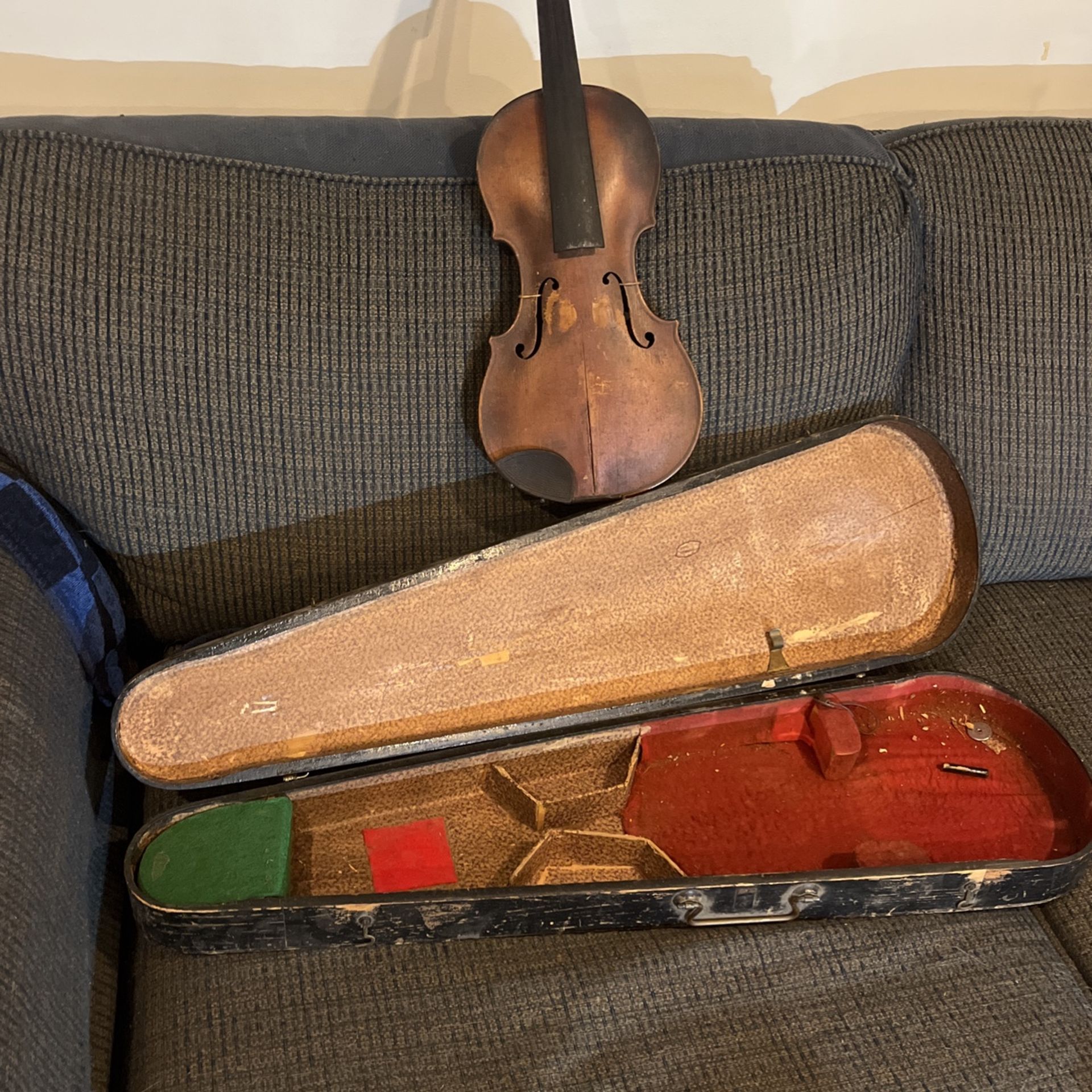 Vintage Violin And Case