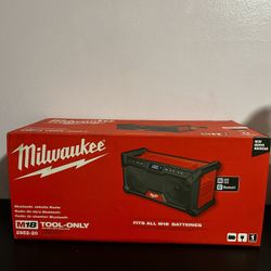 MILWAUKEE M18 JOBSITE RADIO 