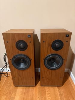 JBL L60T speakers ( Mint condition )
