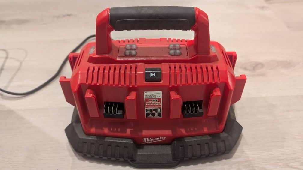 Milwaukee M18 Multiple Battery Charger