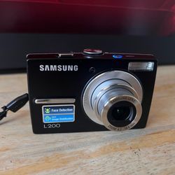 Samsung L200 Digital Camera