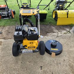 DEWALT
3500 PSI 2.5 GPM Gas Pressure Washer with Surface Cleaner, Heavy-Duty Commercial Cold Water Power Washer