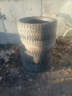 Mickey Thompson Baja boss a/t tires