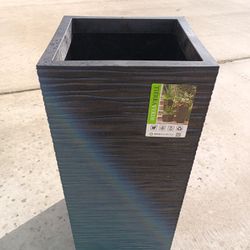 New Indoor/Outdoor Planter