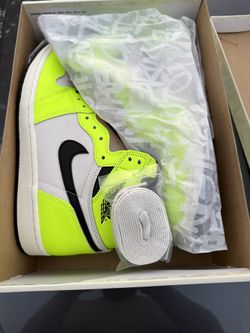 Jordan 1 Size 10.5 Men’s DS NEW