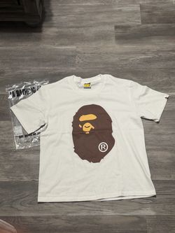 White bathing ape graphic t shirt size M