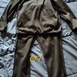 6/7 Boys Sweat suit 