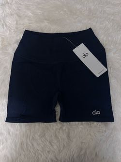 Alo Ribbed Shorts (Size Medium )