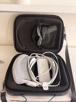 Apple Vision Pro 256GB – Like New, Used Only 4 Times