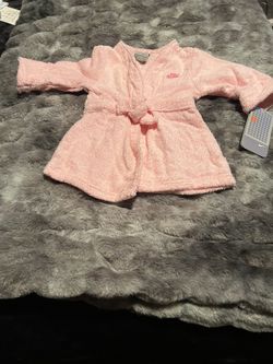 New with Tags -NIKE Pink Terry Robe  0-9 Months 